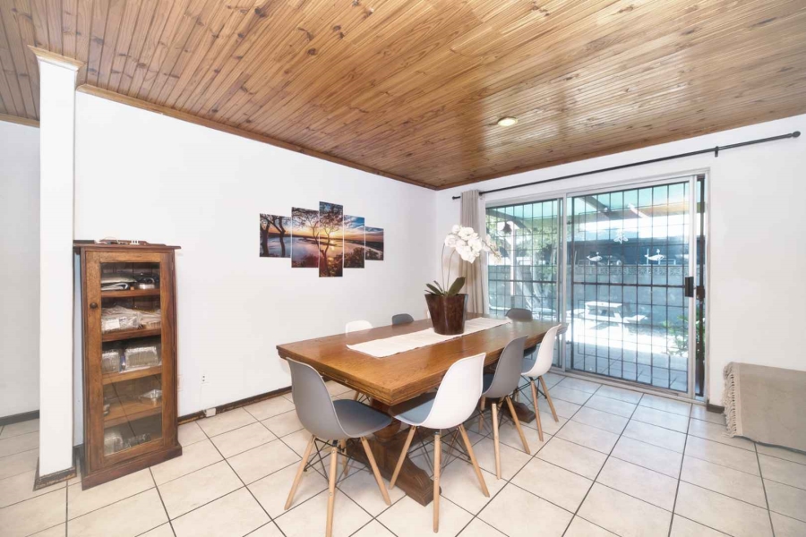 2 Bedroom Property for Sale in Westcliff Western Cape